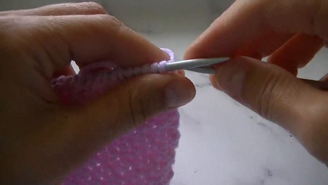 ВЯЖЕМ КРАСИВЫЙ ,ТКАНЫЙ УЗОР СПИЦАМИ. смотреть онлайн