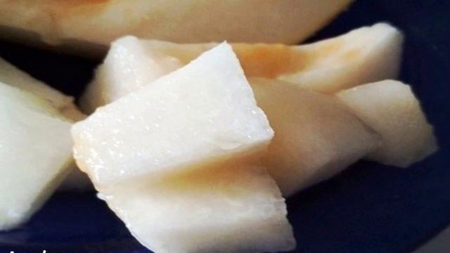 Салат  с хамоном,  дыней и руколой