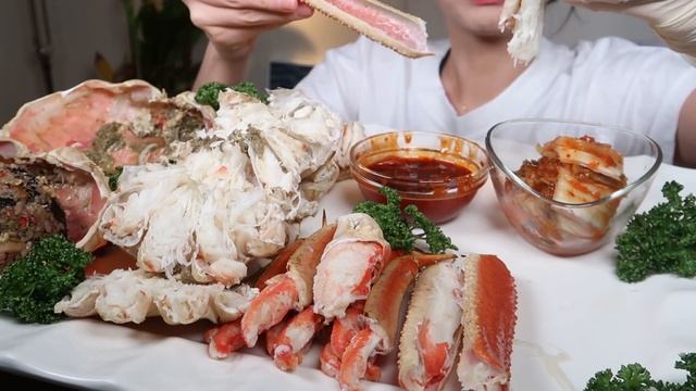 🦀쌓아놓고 먹는 대왕 대게 먹방!!🦀 볶음밥은 선택이 아닌 필수입니다! Giant Snow Crab 🦀SEAFOOD EATING SOUNDS #asmr#eat#seafood
