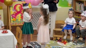 Праздник 8 марта в средней группе Частного детского сада СПБ