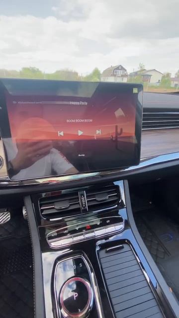 Тесла на минималке ) skywell функция танцующей машины #shortsvideo #car смотреть онлайн