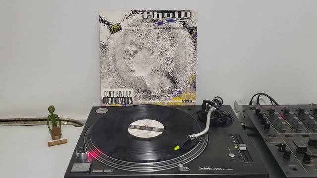 Photo - Don’t Give Up (Tonight Mix) смотреть онлайн