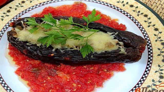 Баклажаны фаршированные грибами по - гречески