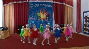 Как вам танец малявок Оценим друзья