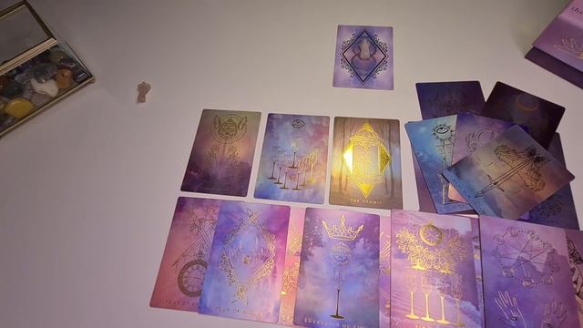 Новая колода Weaver Tarot о вас. Расклад на таро