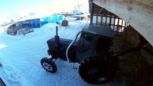 Испытываю утеплитель капота Холодный запуск Т-40 после недели -25 Раскладываю сено сразу на 2 месяца