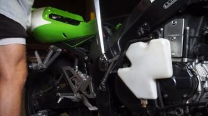 PART #3 | HOW TO REMOVE A KAWASAKI ZX7R ENGINE