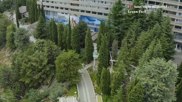 Певица и актриса Анэтта Бриль любит осенний отдых в отеле Yalta Intourist
