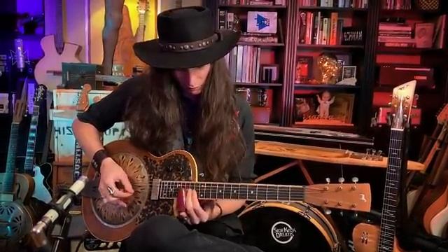 Unboxing The “MAVIS” from Mule Resophonic Guitars _  Justin Johnson