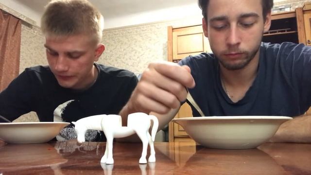 Самый ОСТРЫЙ Доширак | кишка болит смотреть онлайн