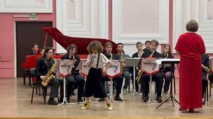 "Желтые ботинки".  "JAZZ оркестр Юлии Барановой", г. Красноярск. Солистка Есения Янкевич.