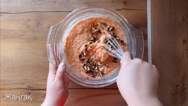 Сәбіз қосылған кекс🥕Миксерсіз,артық ингредиенттерсіз 10минутта.Carrot maffins. Морковный кекс.