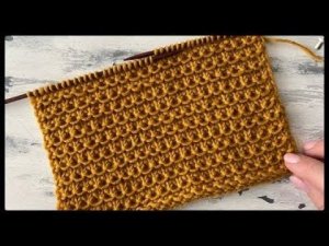 Красивый, эффектный и очень простой узор спицами для джемперов, топов, маек, кариганов.