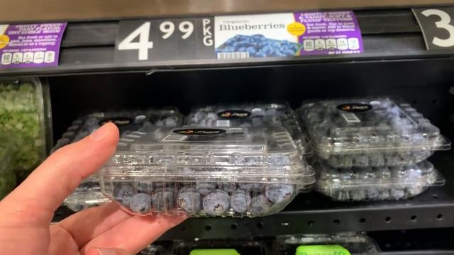 Prices of Blueberries at the Supermarket Rising Due to Inflation смотреть онлайн