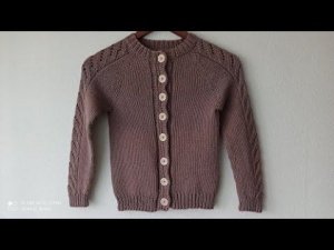 Кардиган регланом сверху с ажурными рукавами.  Подробный мк.