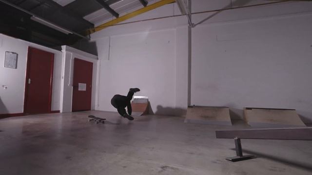 Roots - Tom Cottam смотреть онлайн