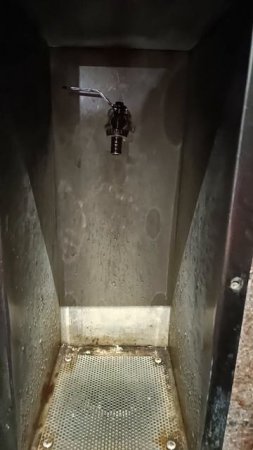 А в бювете уже дали воду... Солененькая. Зеленоградская. Лечебно - столовая.