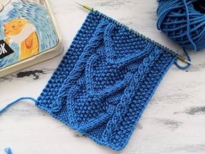 Красивый узор спицами с сердечками