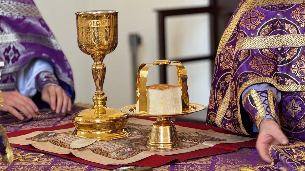 Утреннее богослужение. Великий Четверток. Воспоминание Тайной Вечери смотреть онлайн