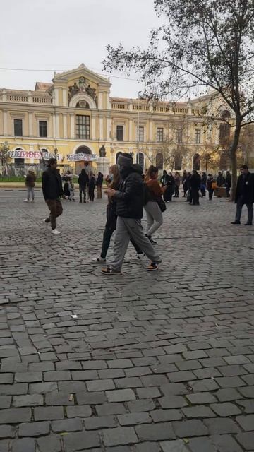 Чистильщики обуви и прочие рудименты в Сантьяго Чили. #travel смотреть онлайн