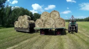 Тракторный поезд. Погрузка и перевозка сена на всех парах.