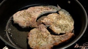 Cвиные отбивные на сковороде