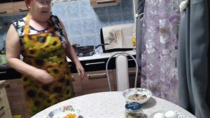 16 апреля.Готовлю первое и второе для своей семьи.