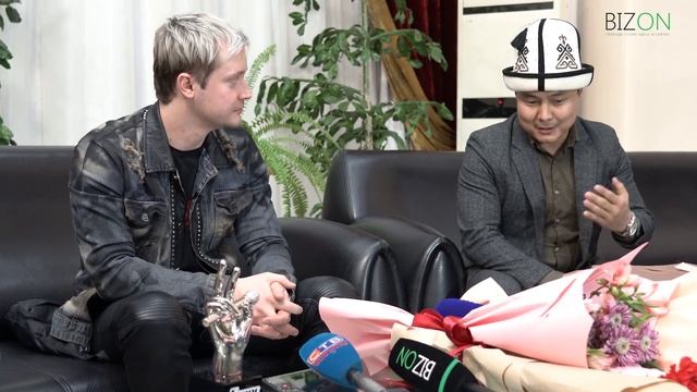 "Голос" долбоорунун жеңүүчүсү Александр Волкодав Бишкекке келди смотреть онлайн