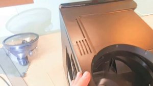Siemens EQ6 EQ5 EQ7 EQ8 Bohnen Behälter schonend ausbauen. Bosch Verobar