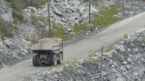 БЕЛАЗ поехал на работу, спуск в карьер, BelAZ-7547