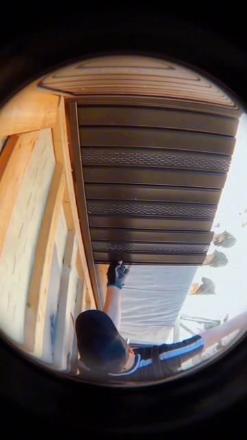 Подшивка свесов крыши #софиты #подшива #подшивка #подшивкасвесов #подшивкасвесовкрыши #стройка смотреть онлайн