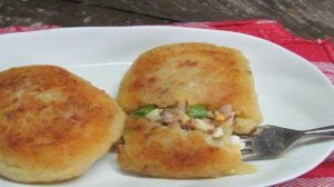 Картофельные пирожки с начинкой из гречки