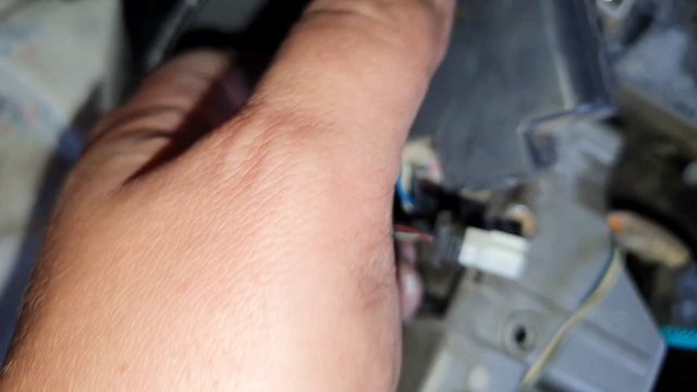 Не складывается от кнопки зеркало у авто, процесс ремонта