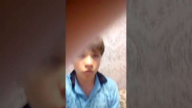 Артем поздравляет своих подписчиков с новым годом! смотреть онлайн