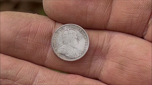 Race Against Time! _ Only 4 Hours to Metal Detect this 1690’s House on 12 Acres! смотреть онлайн