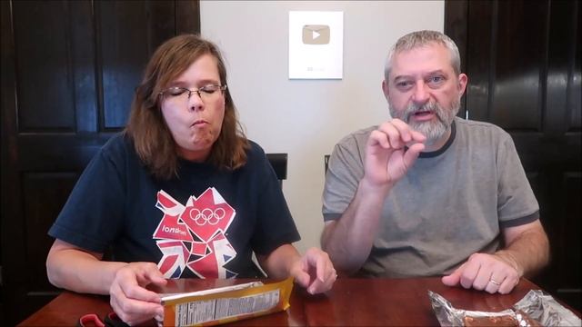 Darrell Lea Milk Chocolate: Rocklea Road Block & Caramel Craving and Old Dominion Peanut Block смотреть онлайн