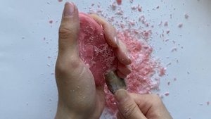 АСМР Царапаю мыло ложечкой до конца.