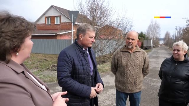 Ремонт дорог, строительство водопровода. Юрий Саблин встретился с жителями Мичуринского сельсовета