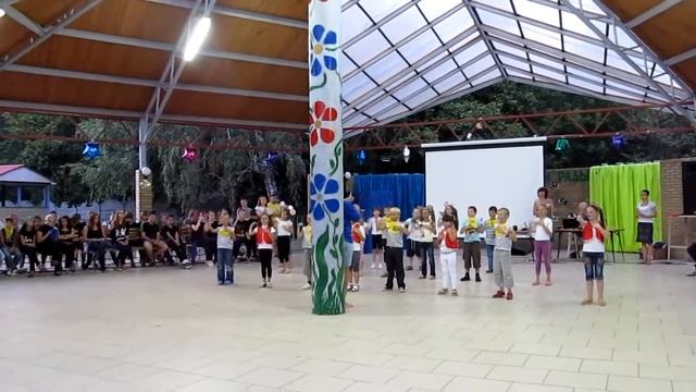 ДЗУОиО "Искорка" 3 смена 2012 год 6 отряд сипелка.mp4 смотреть онлайн