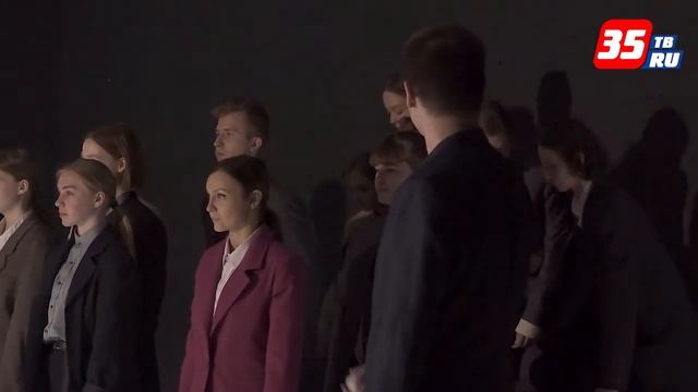 (НЕ) ПРАВДА: в Вологде показали перформанс о взаимодействии информации