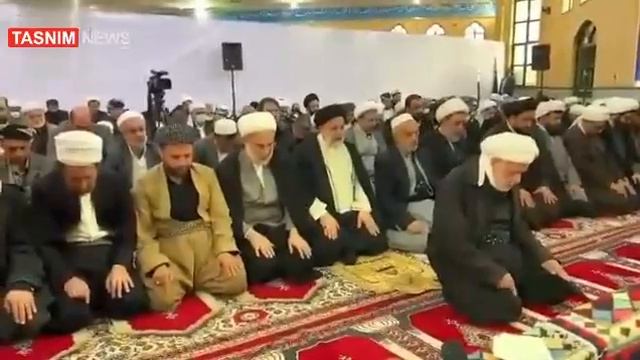 Irani President,Syd Ibrahim Raisi ,performing Salah behind a SunniScholar in Kurdistan province,Ira