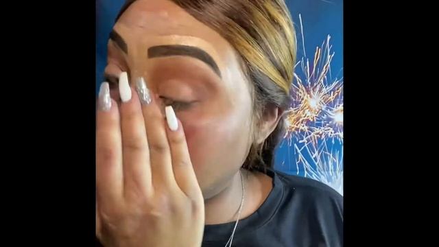 Cómo aplicarte una cara de maquillaje fácil mente si muchos productos смотреть онлайн