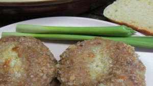 Котлеты под сливочным маслом.