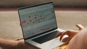 Apple MacBook Pro - Low Glare (2025)