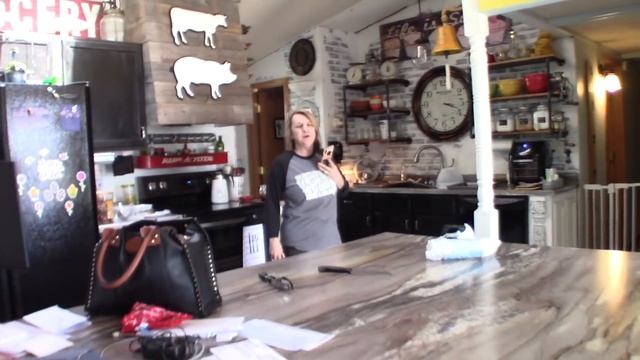 SHES ANGRY! My mom's not a fan of the new camera смотреть онлайн