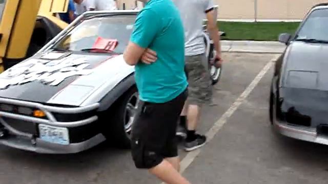 Racing Fiero Burnout смотреть онлайн