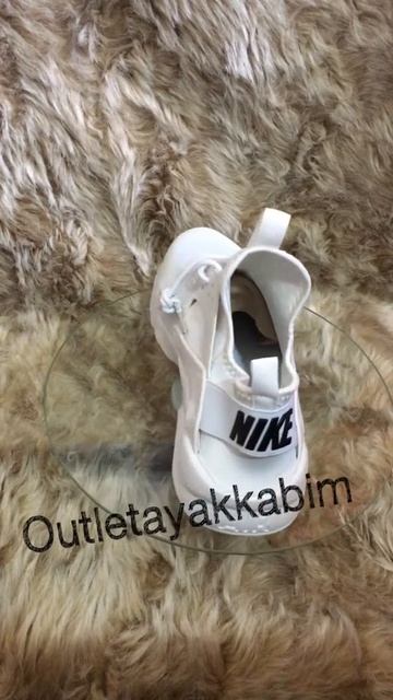 Nike Air Hurache Ultra All White смотреть онлайн