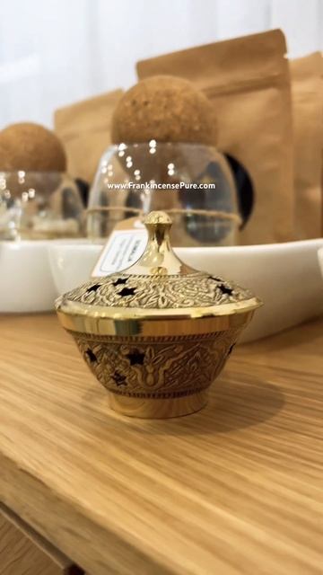 Charcoal Incense Burner (Brass) with Lid to Burn Frankincense and Myrrh (Frankincense Pure) смотреть онлайн
