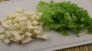 Салат с огурцом и адыгейским сыром