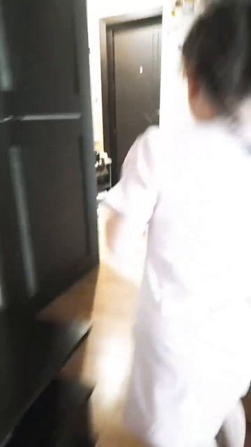 бык напал на сестрёнку смотреть онлайн